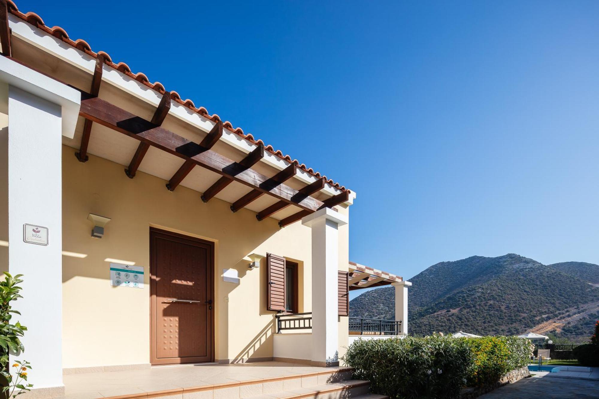 Vilă Real Dream Villas, Cretan Gems With Seaviews, By Thinkvilla *