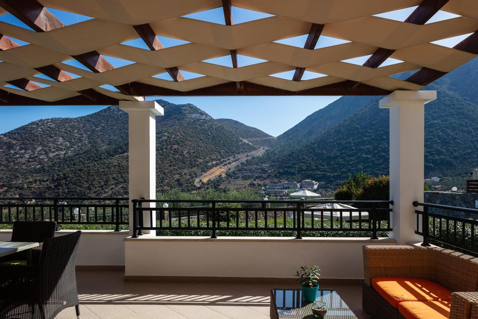 Real Dream Villas, Cretan Gems With Seaviews, By Thinkvilla *