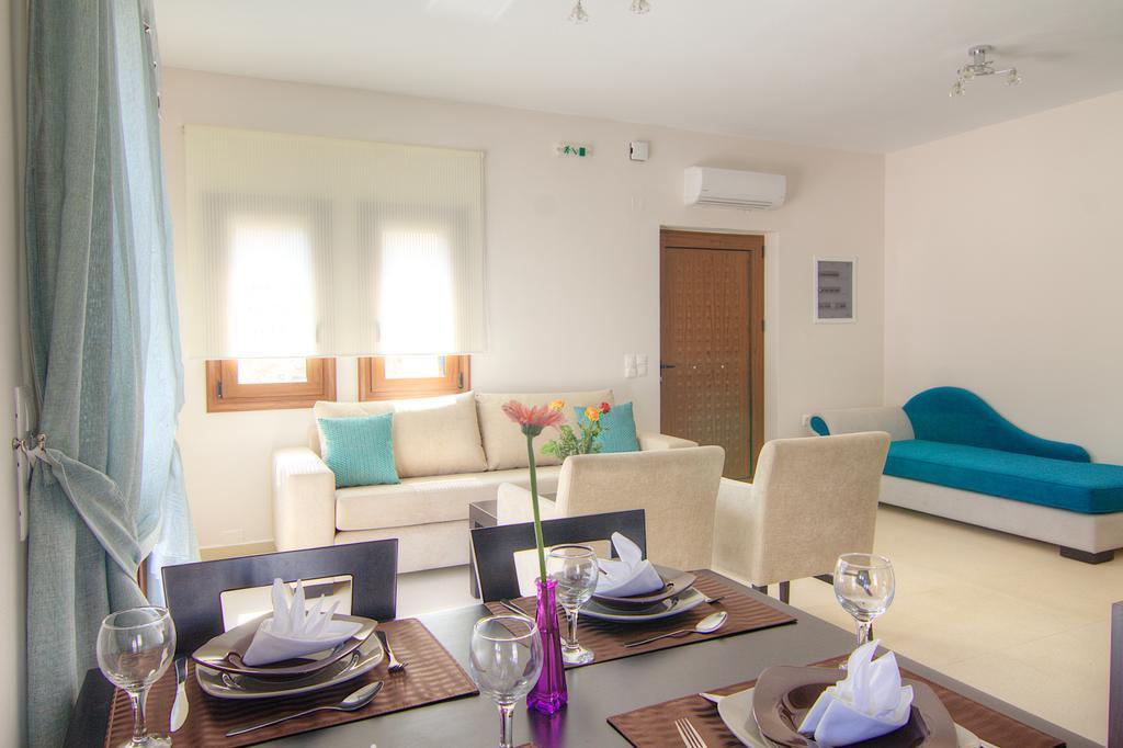 Real Dream Villas, Cretan Gems With Seaviews, By Thinkvilla Bali (Crete)