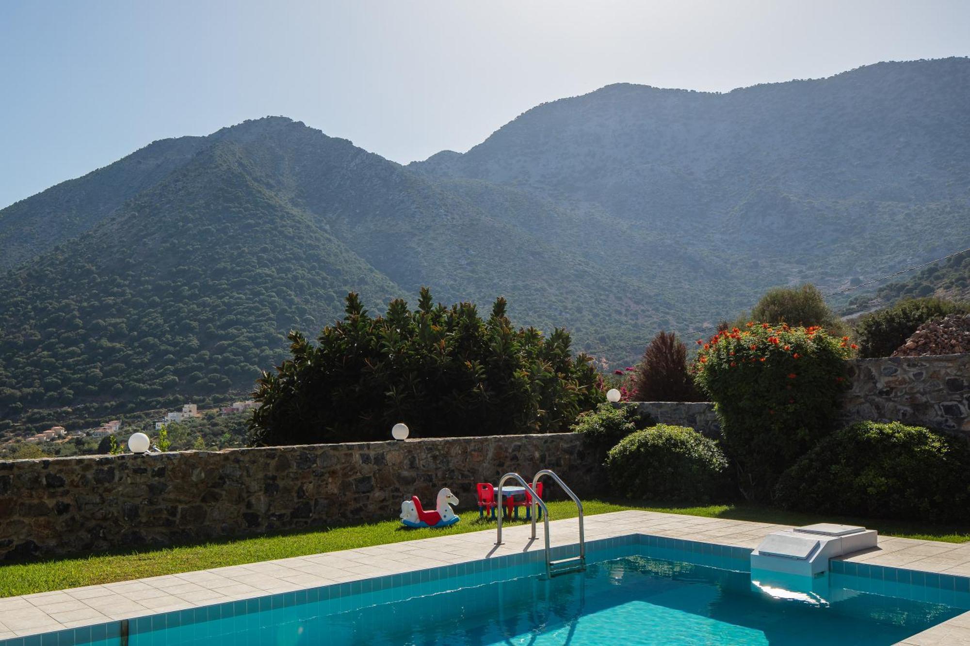 Real Dream Villas, Cretan Gems With Seaviews, By Thinkvilla * Bali (Crete)