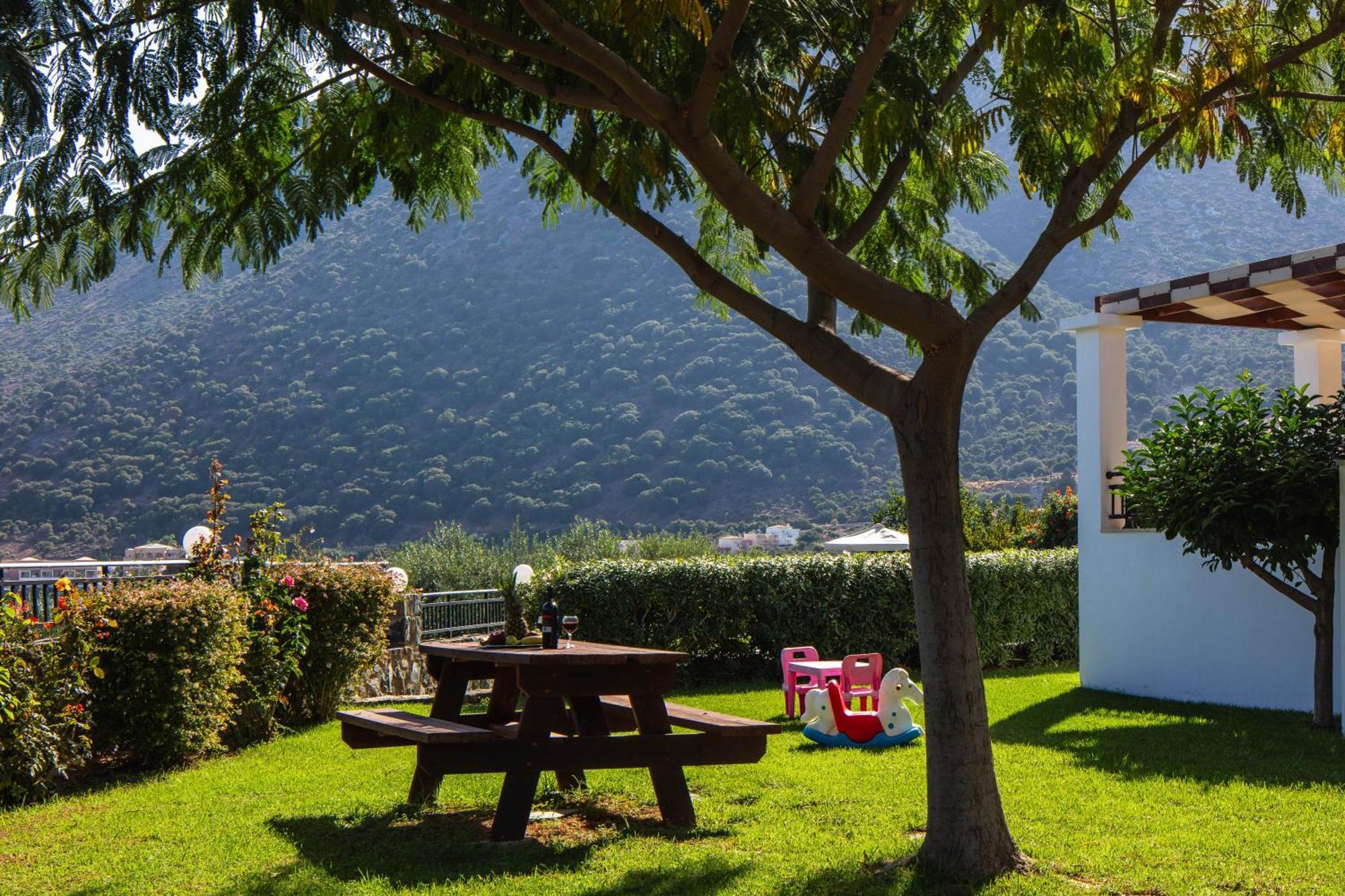 Real Dream Villas, Cretan Gems With Seaviews, By Thinkvilla * Bali (Crete)